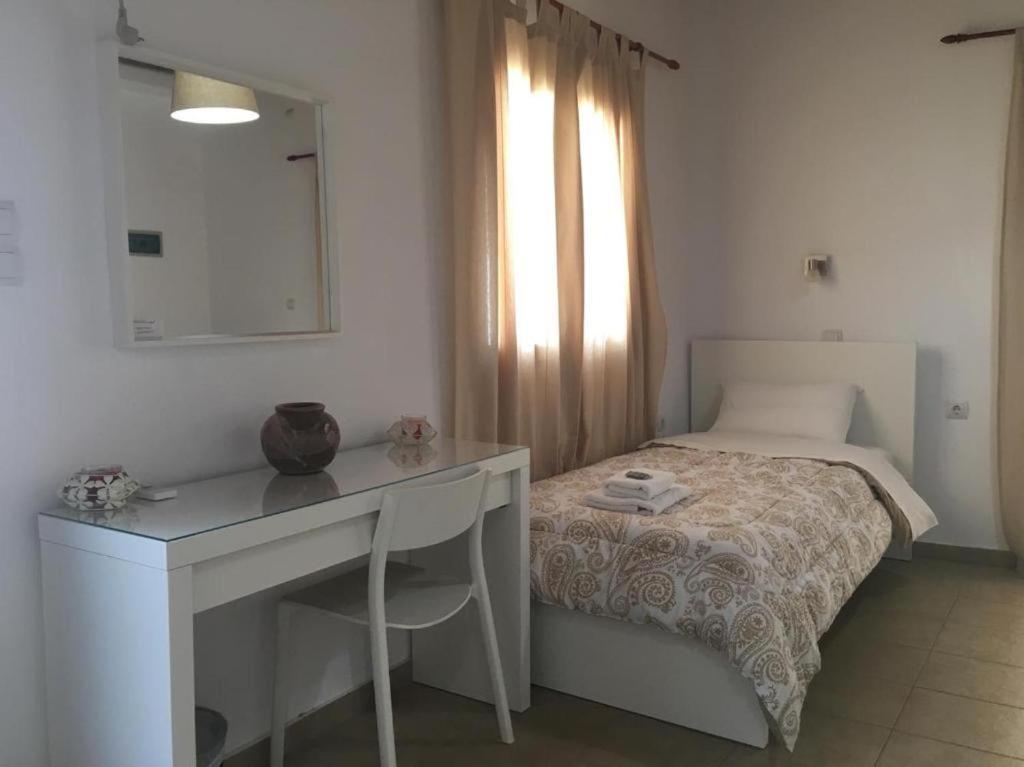 Maistrali Studio With Sea View Apartment Лутро Екстериор снимка