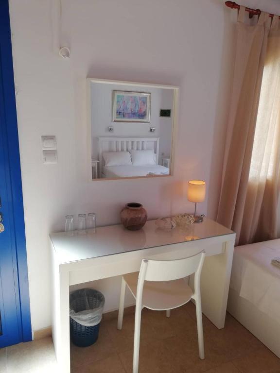 Maistrali Studio With Sea View Apartment Лутро Екстериор снимка